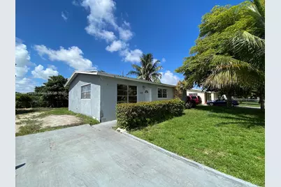 1121 NE 214th St, Miami, FL 33179 - Photo 3
