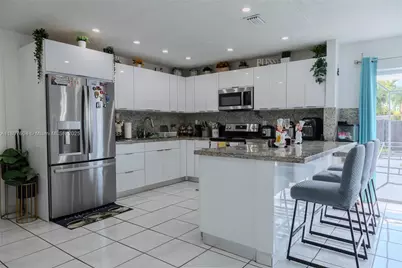 13337 NW 3rd Ln, Miami, FL 33182 - Photo 5