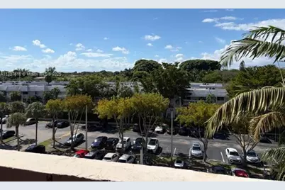 90 Edgewater Dr #505, Coral Gables, FL 33133 - Photo 9