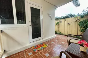 264 NW 61st Ave, Miami, FL 33126 - Photo 1