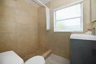 653 Michigan Ave, Miami Beach, FL 33139 - Photo 7