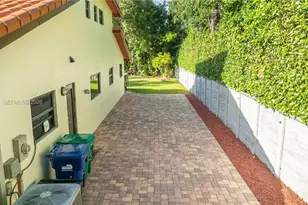 8111 SW 183rd St, Palmetto Bay, FL 33157 - Photo 33