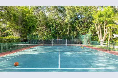 8111 SW 183rd St, Palmetto Bay, FL 33157 - Photo 11