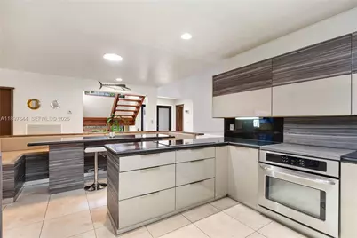 8111 SW 183rd St, Palmetto Bay, FL 33157 - Photo 47