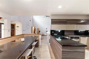 8111 SW 183rd St, Palmetto Bay, FL 33157 - Photo 17