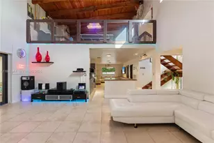 8111 SW 183rd St, Palmetto Bay, FL 33157 - Photo 23