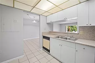 8530 SW 149th Ave, Miami, FL 33193 - Photo 9