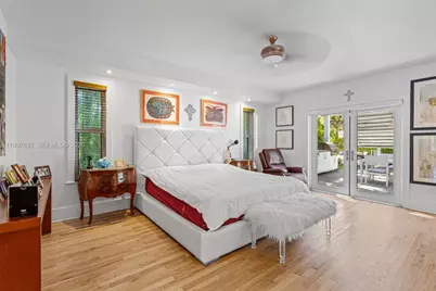 7970 Hawthorne Ave, Miami Beach, FL 33141 - Photo 17