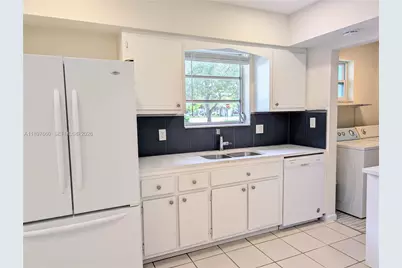 856 Benevento Ave #1, Coral Gables, FL 33146 - Photo 3