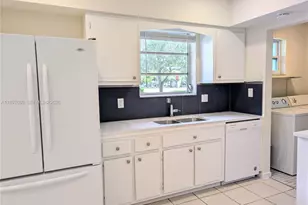 856 Benevento Ave, Coral Gables, FL 33146 - Photo 3