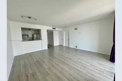 900 SW 8th St #1505, Miami, FL 33130 - Photo 7