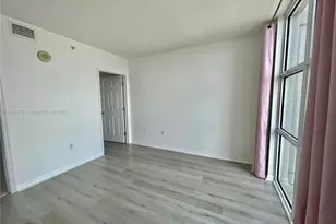 900 SW 8th St, Miami, FL 33130 - Photo 15