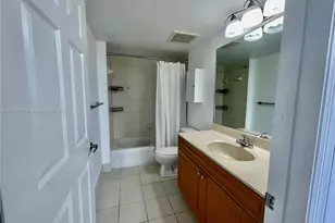 900 SW 8th St, Miami, FL 33130 - Photo 13