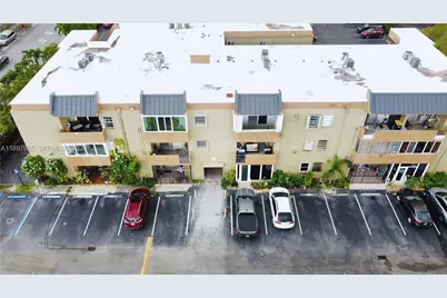 6090 W 18th Ave #336, Hialeah, FL 33012 - Photo 3