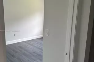 855 NE 209th St, Miami, FL 33179 - Photo 29