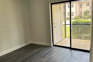 855 NE 209th St, Miami, FL 33179 - Photo 5