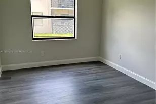 855 NE 209th St, Miami, FL 33179 - Photo 27