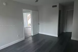 855 NE 209th St, Miami, FL 33179 - Photo 15