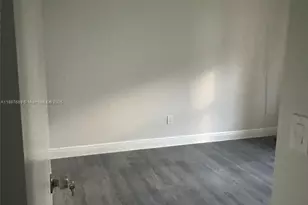 855 NE 209th St, Miami, FL 33179 - Photo 9