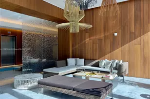 68 SE 6th St, Miami, FL 33131 - Photo 23