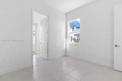 12237 SW 43rd Ct, Davie, FL 33330 - Photo 11