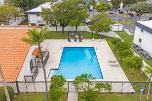 6065 NW 186th St, Hialeah, FL 33015 - Photo 51