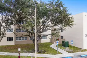 6065 NW 186th St, Hialeah, FL 33015 - Photo 55