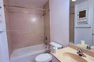 3820 SW 48th Ave, Pembroke Park, FL 33023 - Photo 9