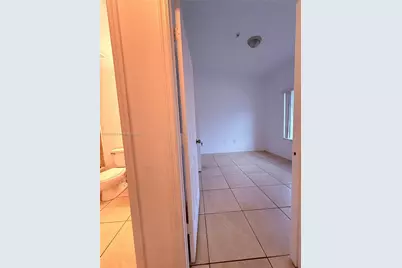 3820 SW 48th Ave #E-31, Pembroke Park, FL 33023 - Photo 5