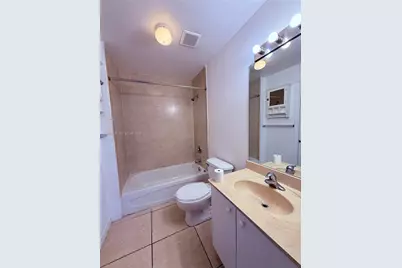 3820 SW 48th Ave #E-31, Pembroke Park, FL 33023 - Photo 9