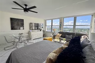 2899 Collins Ave, Miami Beach, FL 33140 - Photo 1