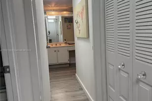 20301 W Country Club Dr, Aventura, FL 33180 - Photo 3
