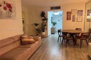 20301 W Country Club Dr, Aventura, FL 33180 - Photo 9