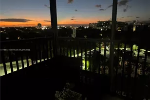 20301 W Country Club Dr, Aventura, FL 33180 - Photo 11