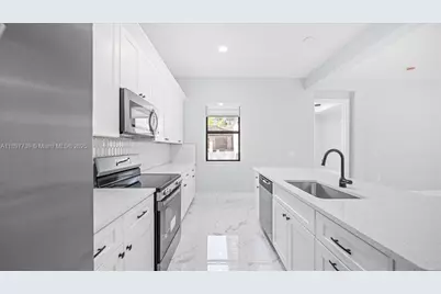 932 Maddock St, Lehigh Acres, FL 33974 - Photo 9