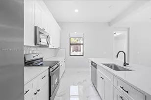 932 Maddock St, Lehigh Acres, FL 33974 - Photo 9