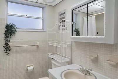 215 SE 3rd Ave #304B, Hallandale Beach, FL 33009 - Photo 5