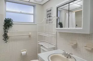 215 SE 3rd Ave, Hallandale Beach, FL 33009 - Photo 5