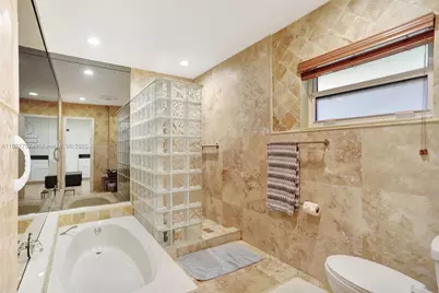 1128 W Cypress Dr #V-15, Pompano Beach, FL 33069 - Photo 15