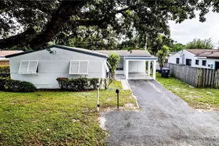 6620 Charleston St, Hollywood, FL 33024 - Photo 3