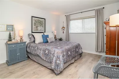 581 Blue Heron Dr #112-B, Hallandale Beach, FL 33009 - Photo 27
