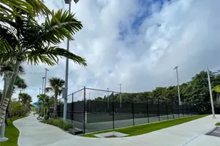 581 Blue Heron Dr, Hallandale Beach, FL 33009 - Photo 83