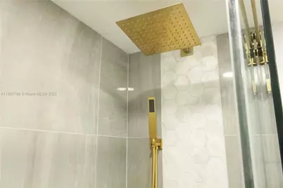 5005 Collins Ave #1523, Miami Beach, FL 33140 - Photo 7