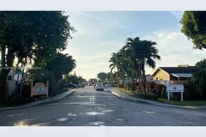 19764 NW 54 Ave, Miami Gardens, FL 33055 - Photo 11