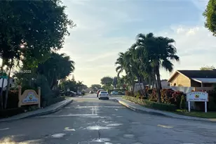 19764 NW 54th Ave, Miami Gardens, FL 33055 - Photo 11