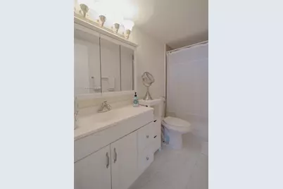 2500 Parkview Dr #1111, Hallandale Beach, FL 33009 - Photo 9