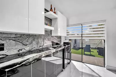 5515 Biscayne Dr, Greenacres, FL 33463 - Photo 9