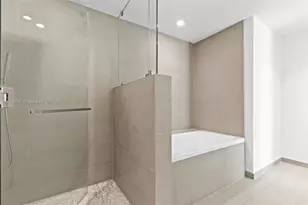 1080 Brickell Ave, Miami, FL 33131 - Photo 17