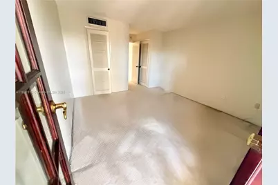 6423 Collins Ave #310, Miami Beach, FL 33141 - Photo 11