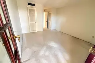 6423 Collins Ave, Miami Beach, FL 33141 - Photo 11